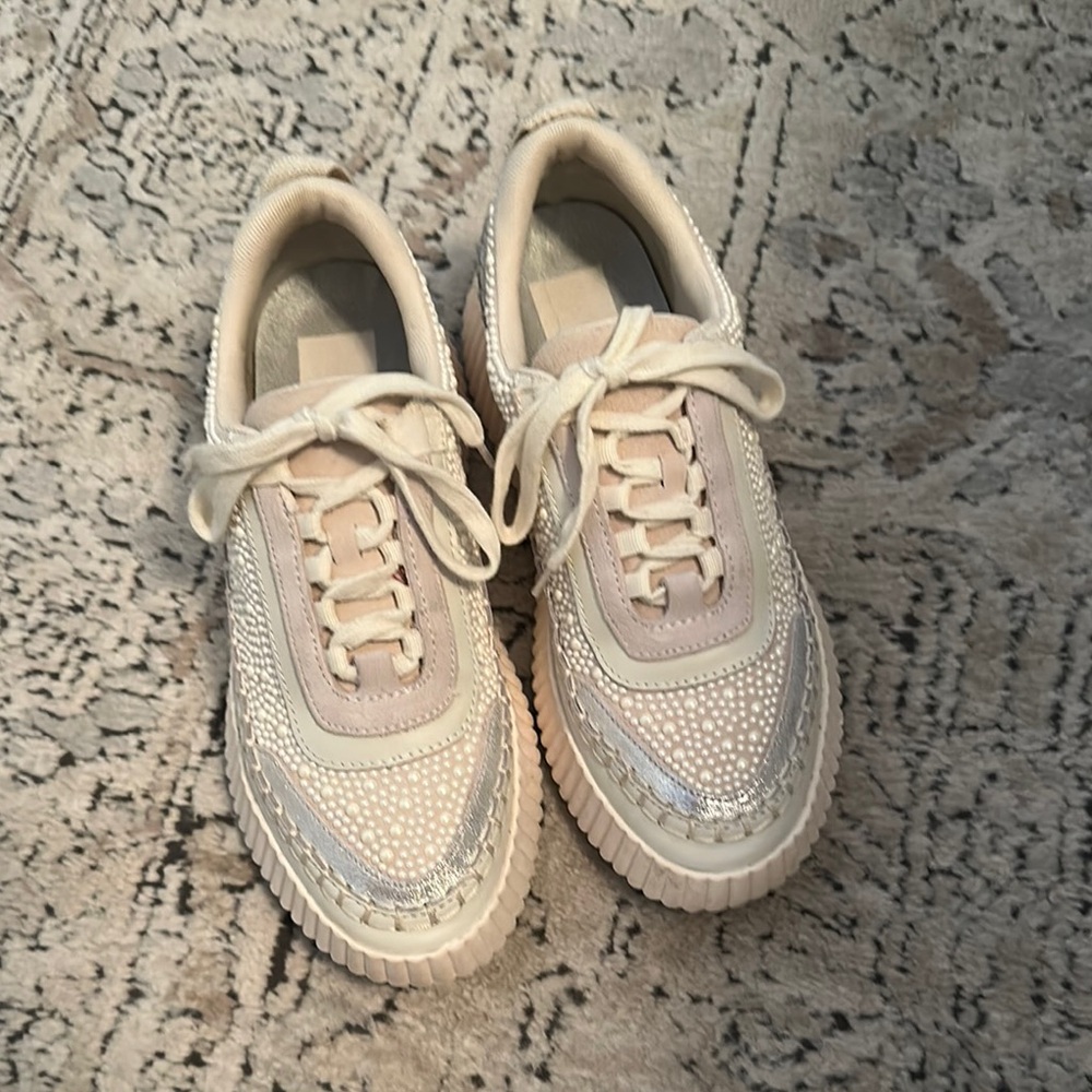 Women's Dolce Vita Sneakers sz 8.5